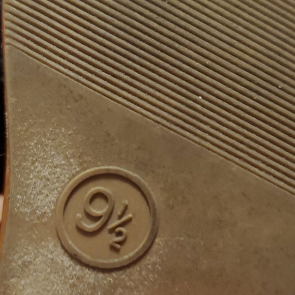 Universal Thread Slides Size 9.5 - Picture 5 of 10